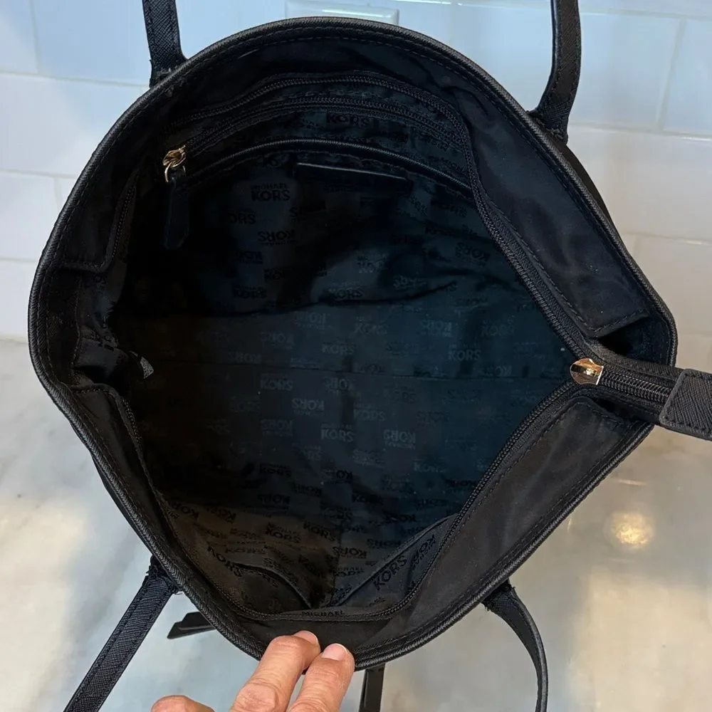 Michael Kors Kempton Medium Pocket Tote Bag